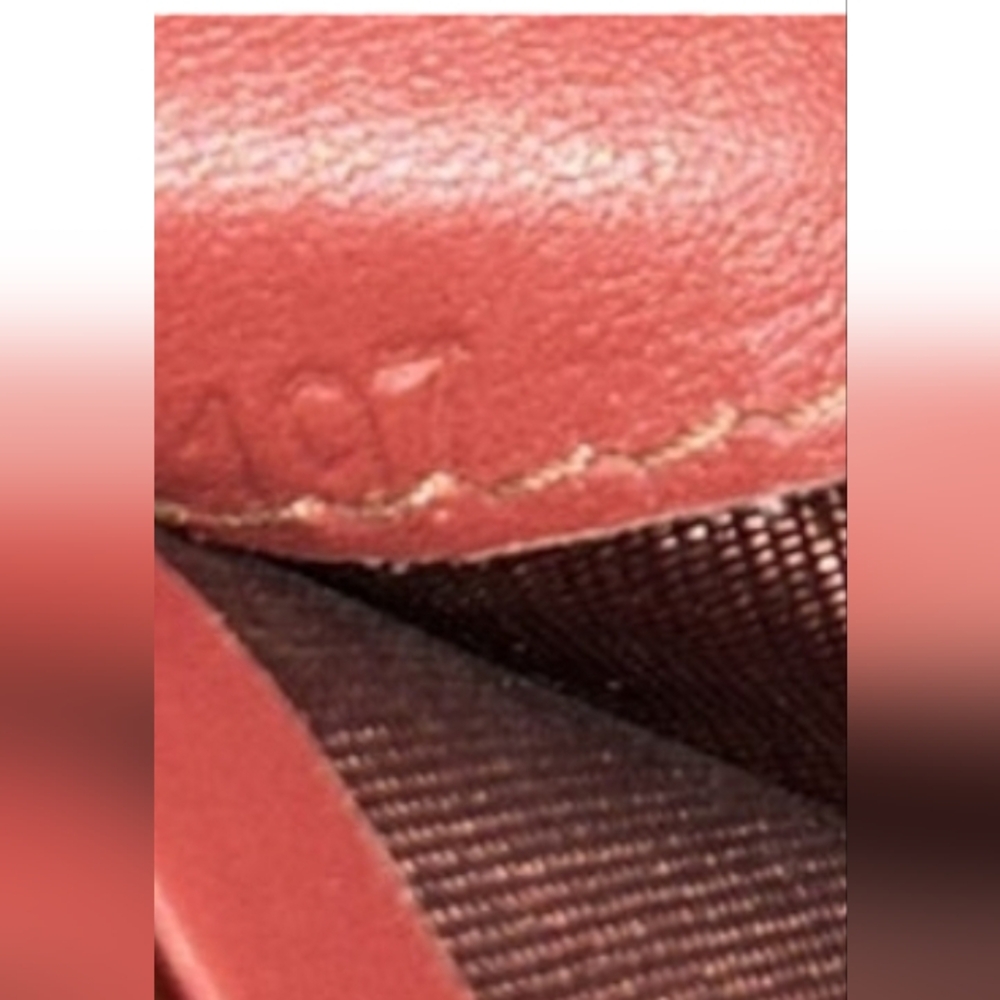 Miu Miu Peach Crocodile Embossed Leather Kiss Lock Wallet - Picture 9 of 14
